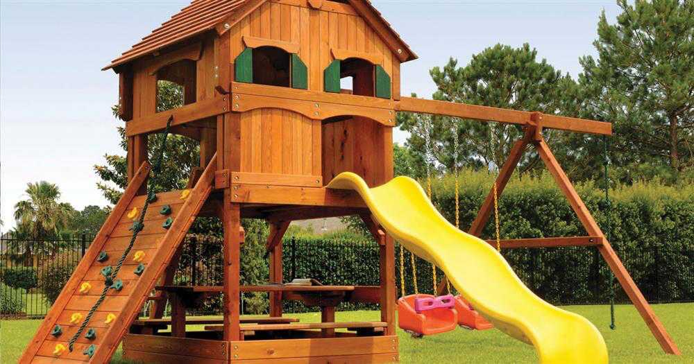 Çocuklar için Ağaçtan  yapılmış oyun alanı